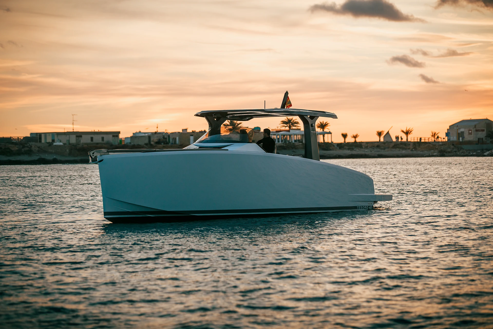 Tesoro 42 helm